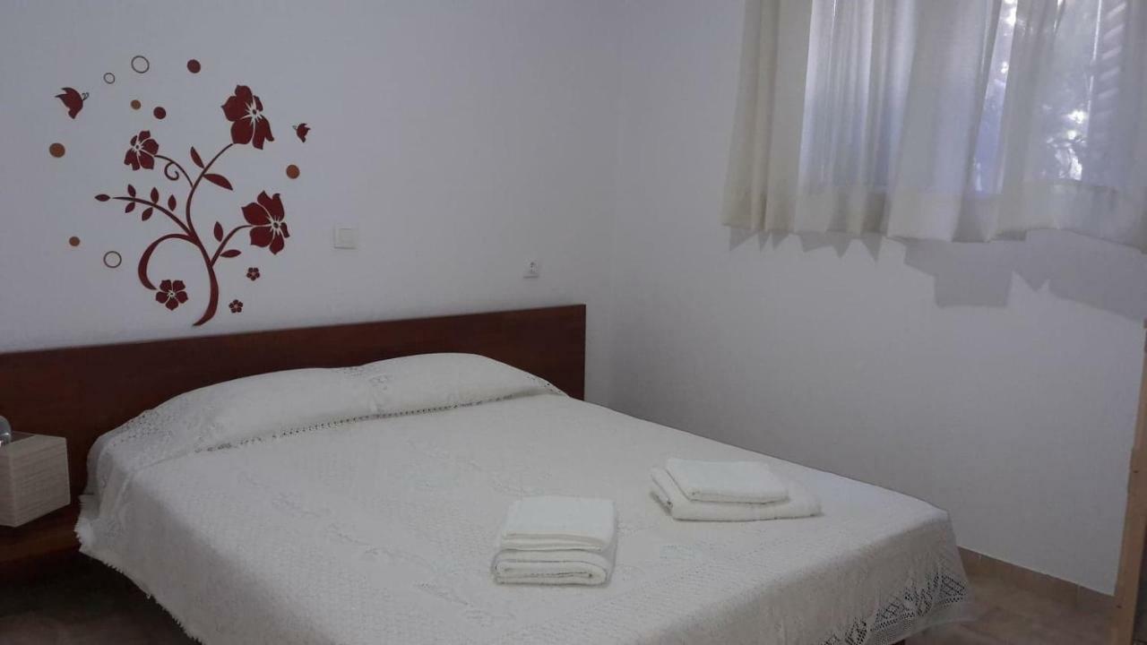 Anastasia' S Guest House Neos Marmaras Exterior photo