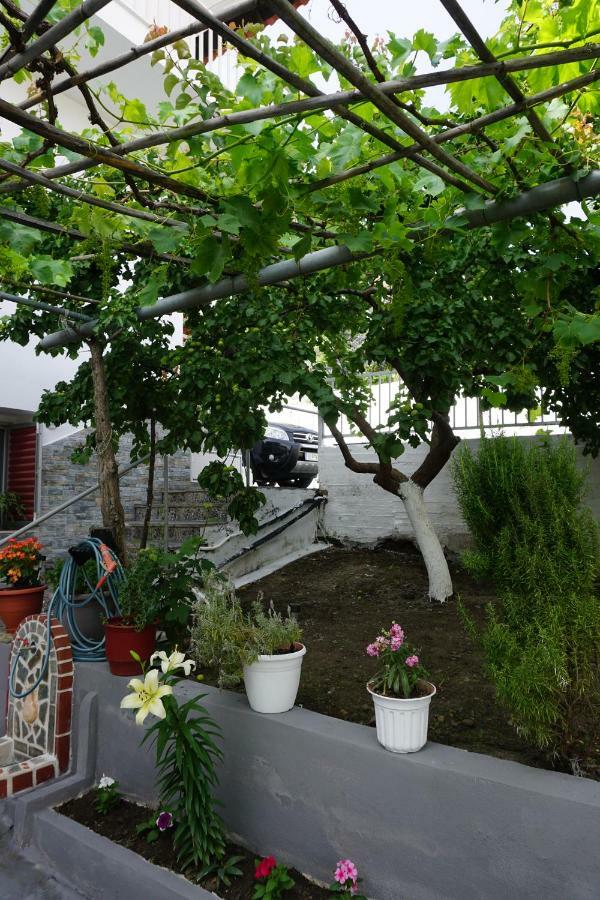 Anastasia' S Guest House Neos Marmaras Exterior photo